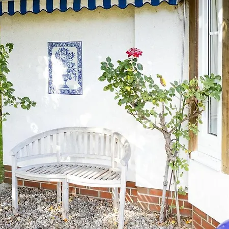 Holiday home Wildrose *